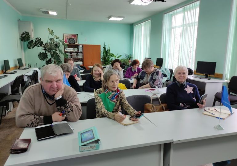 <strong>Одним – веселиться, другим – учиться</strong>